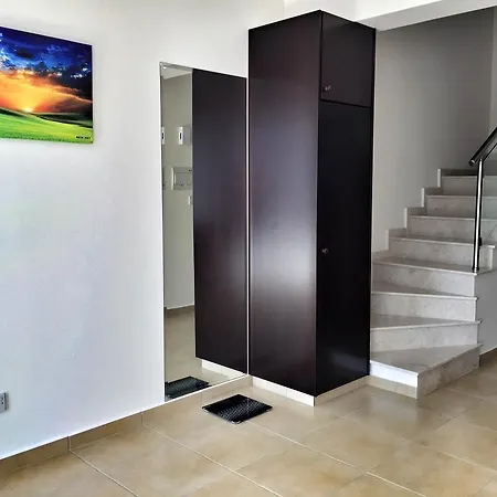 Ξενοδοχείο με διαμερίσματα New Day Πάφος